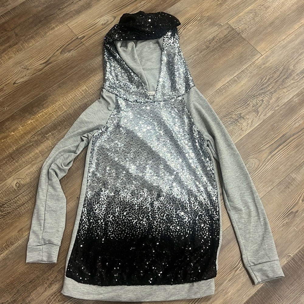 Women’s hoodie sweater size small